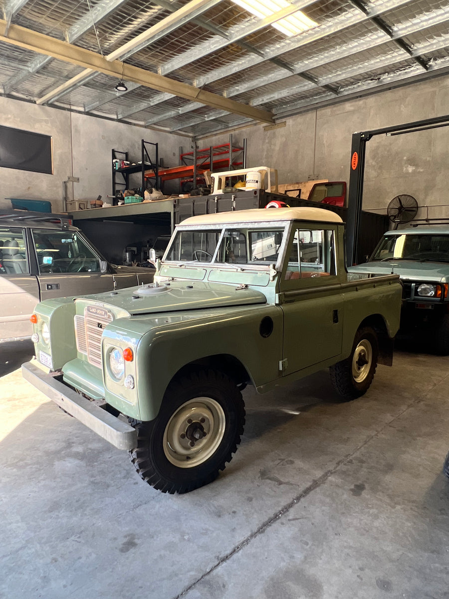Hunter - 1976 Series 3 Land Rover – Adventure Garage